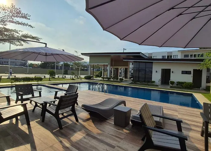 Near Mactan Airport, Comfortable & Quiet, Relaxing Pool