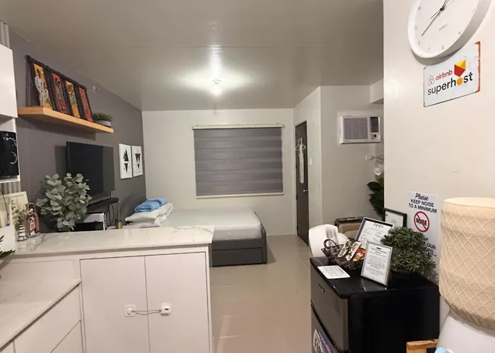 Near Mactan Airport, Comfortable & Quiet, Relaxing Pool Apartment Lapu-Lapu City